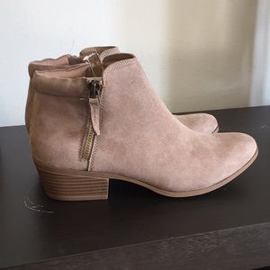 NWT Mossimo "Rita" Ankle Booties in Taupe
